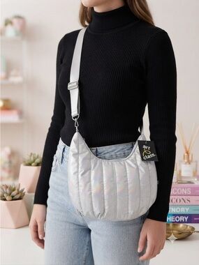 Silver Shoulder Bag Holographic Quilted ART CLASS